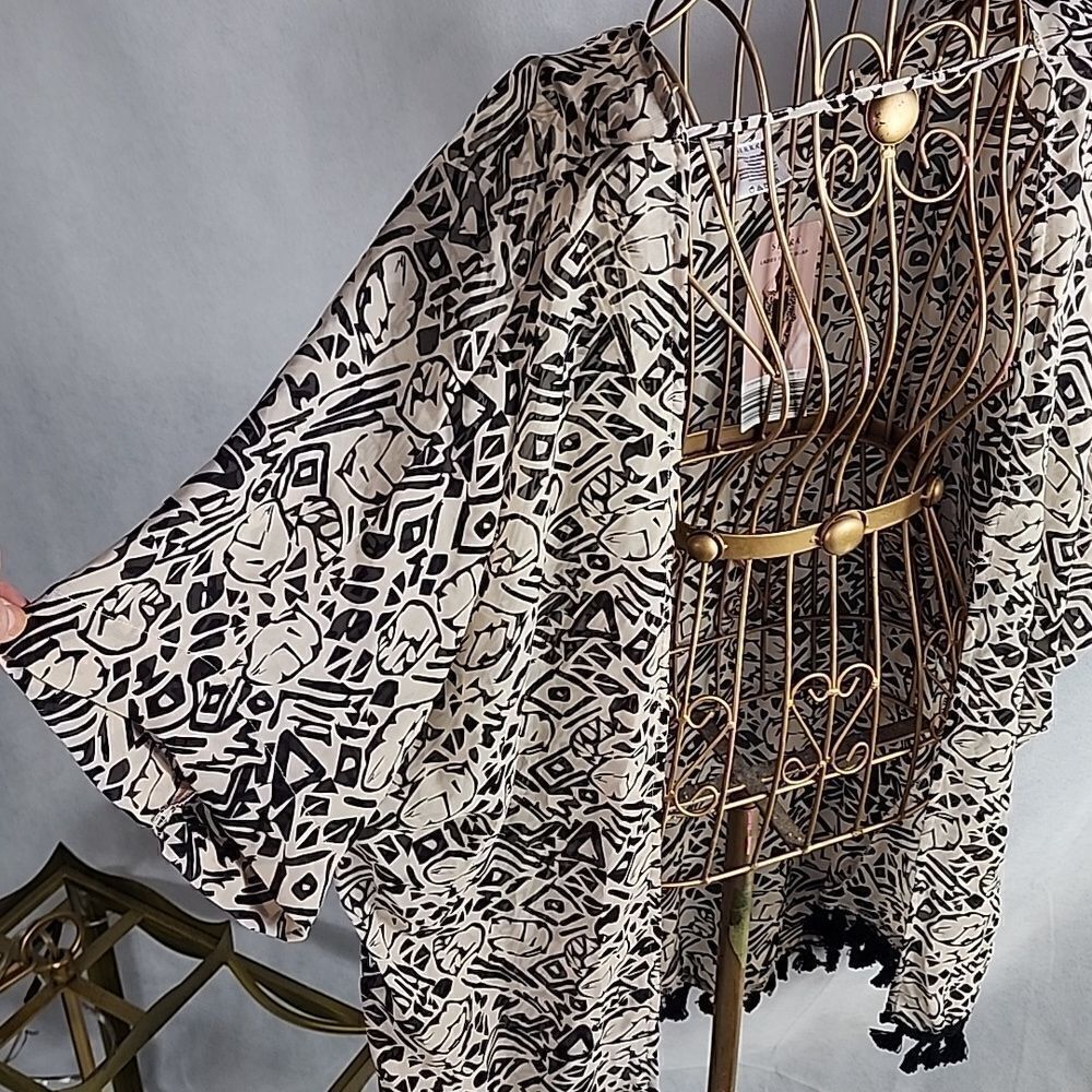 Fringed Geo and Leaf Patterned Scarf Wrap Kimono
